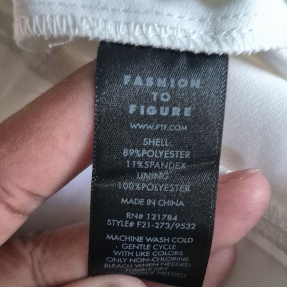 Fashion To Figure Sleeveless Ivory Jumpsuit w Fringe and Wide Leg Sz XL - Picture 8 of 9